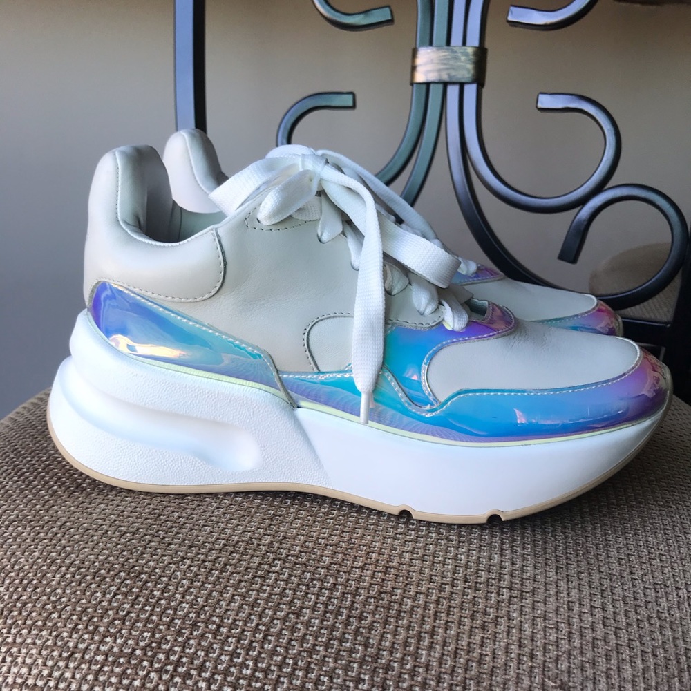Alexander McQueen iridescent sneakers - Picture 4 of 12